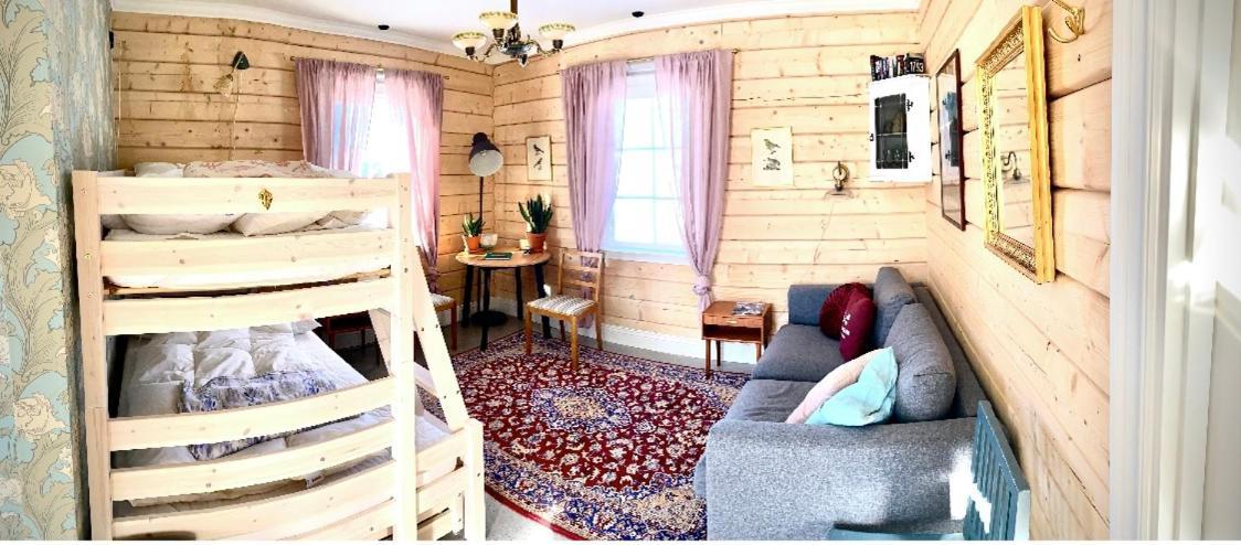 Scenic Small Guesthouse On Horse Farm By The Lake Froso Exterior photo