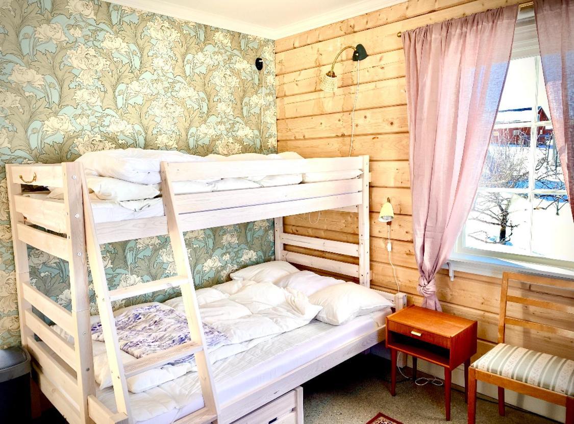 Scenic Small Guesthouse On Horse Farm By The Lake Froso Exterior photo